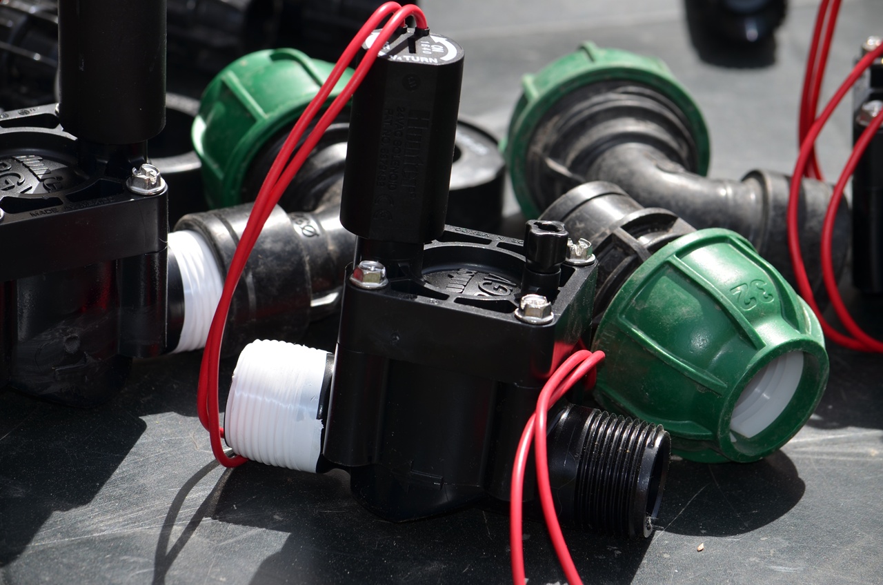 Automata Hunter öntözőrendszer telepítés kertben – Durucz Kert